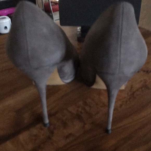 NWT JustFab Marian Grey Suede 4-in Stilettos - Picture 4 of 5